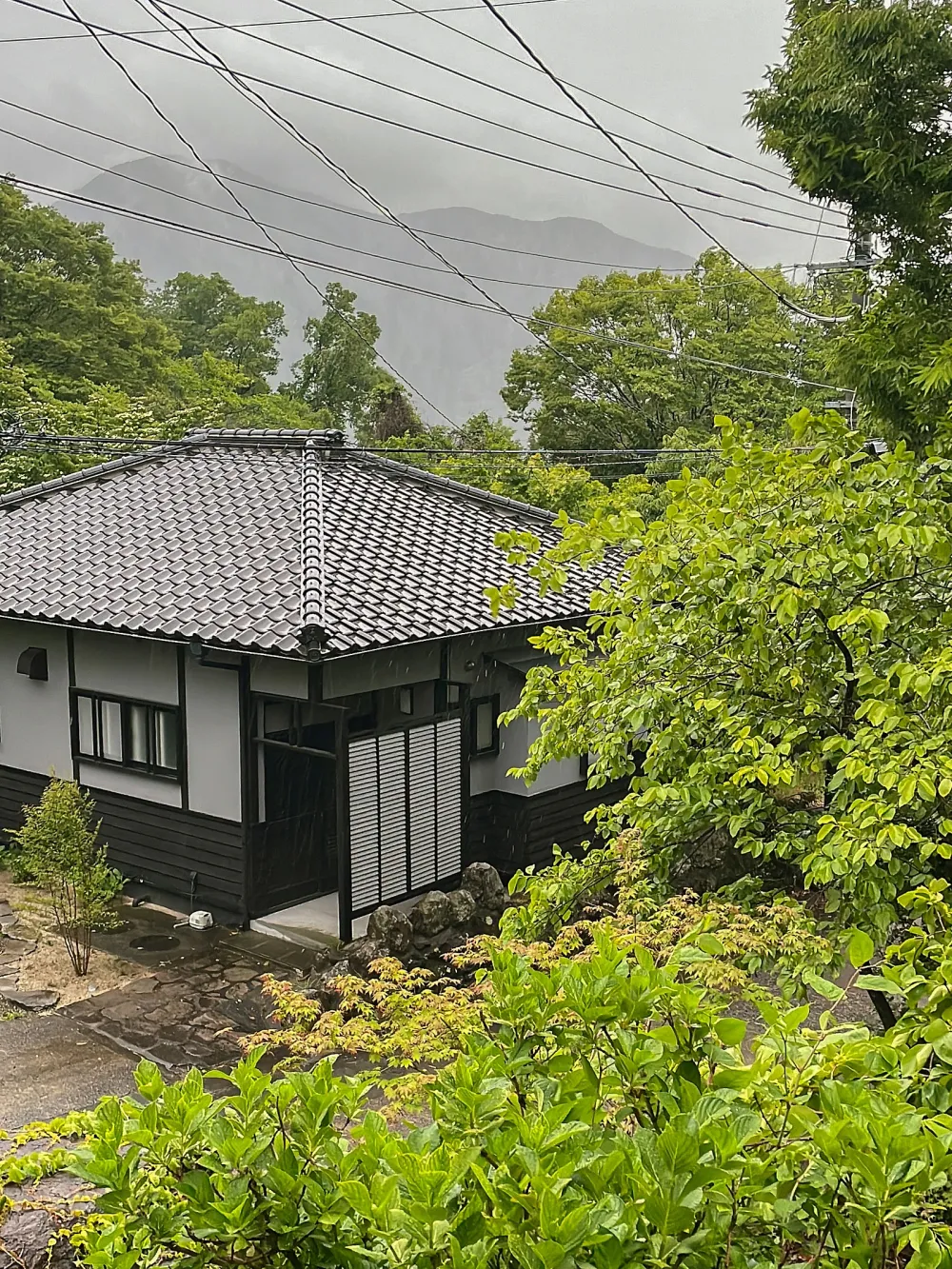 夕阳西下的瞬间，宿舍外观美不胜收