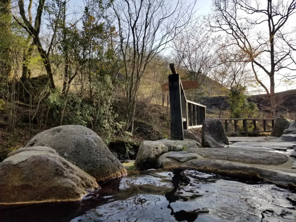 Rooftop全边, 蓝天下的异国风情休息