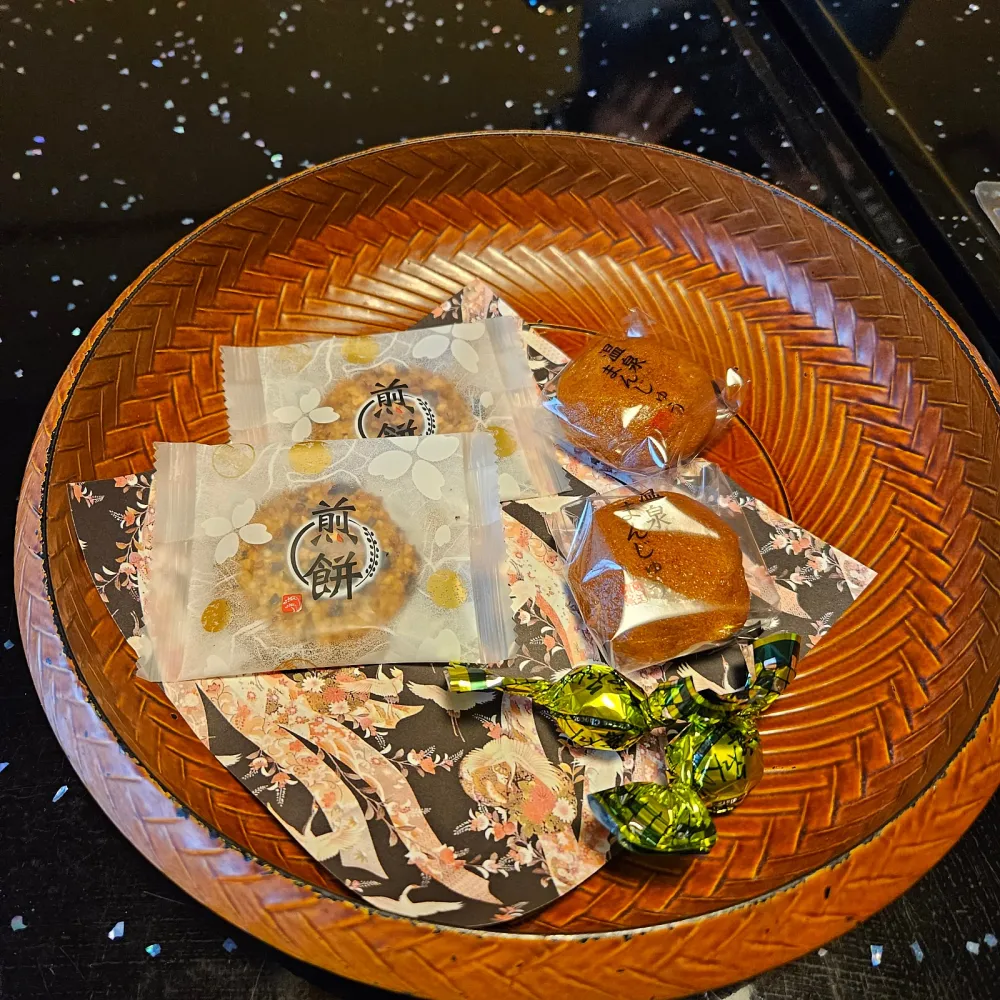 在露臺享受的早餐、新鮮的空氣和美味的食物