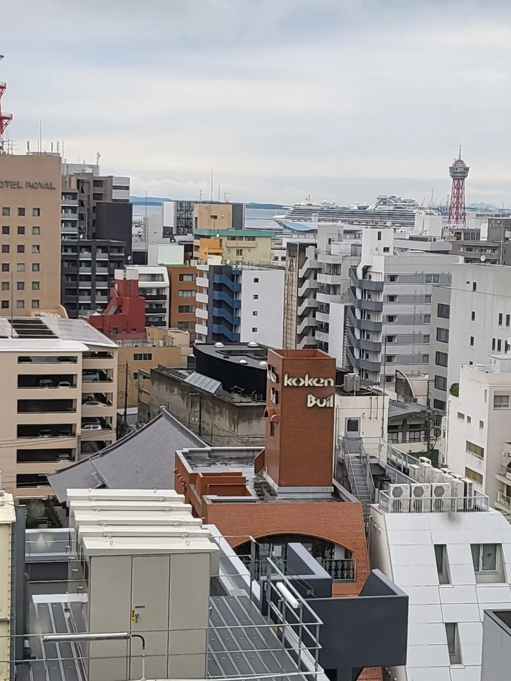 Rooftop全边, 蓝天下的异国风情休息