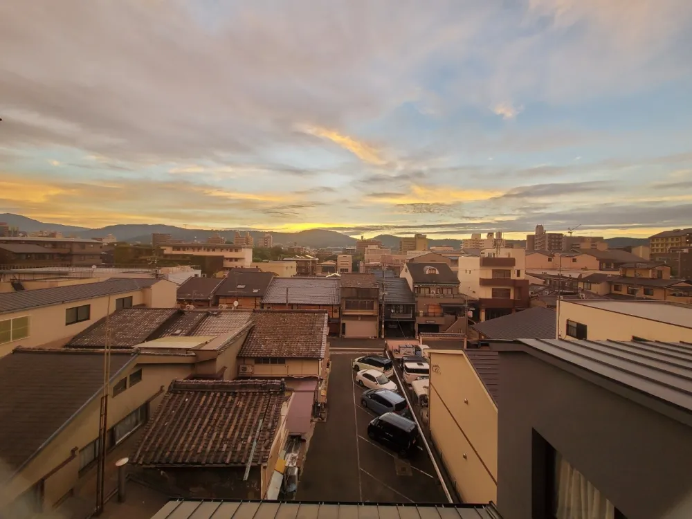 豪華的頂層公寓套房，城市的全景前景