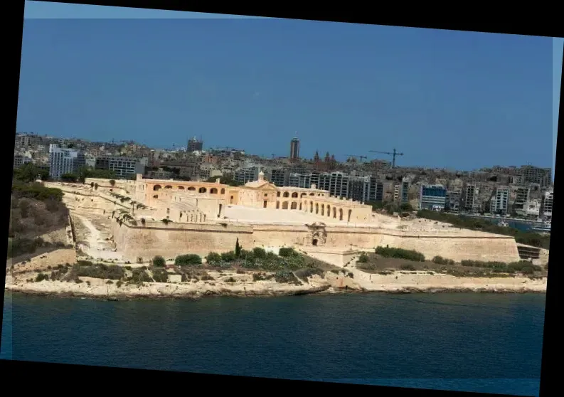 Fort Manoel